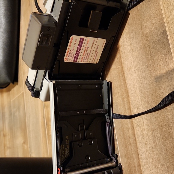 Vintage Polaroid 104 camera - Picture 6 of 8
